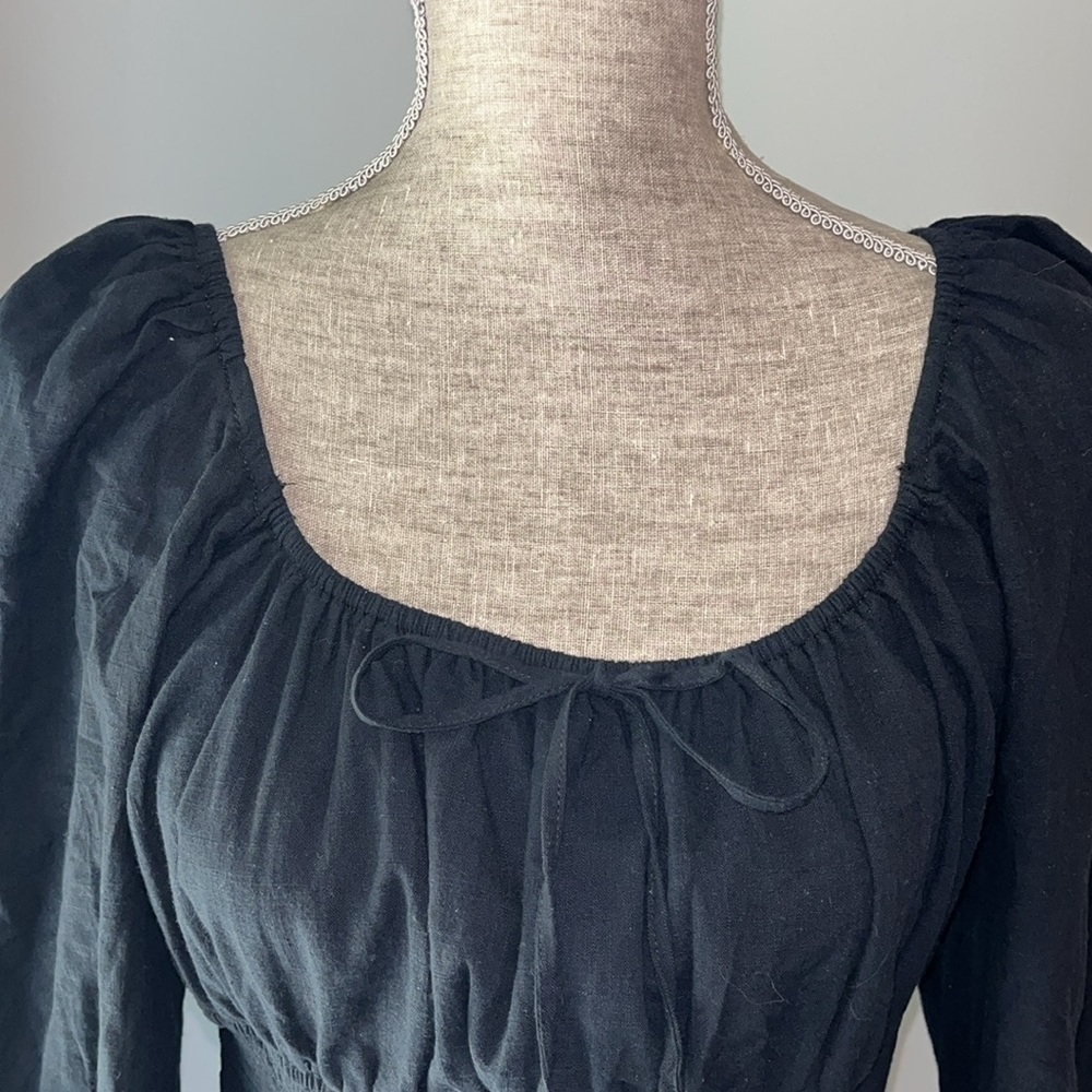 Lillusory
Size Large Cocktail Dress Black Excellent Condition Ruffle bottom - Picture 2 of 12